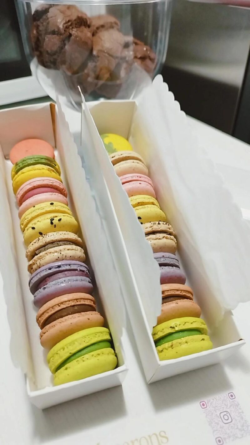 BOX 8 MACARONS